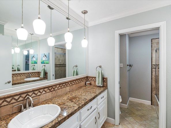 10601 Spicewood PKWY, Austin TX 78750