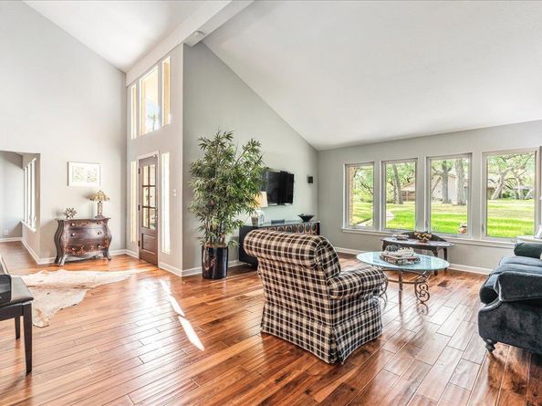 10601 Spicewood PKWY, Austin TX 78750