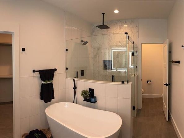 4400 Lindberg LN, Lago Vista TX 78645