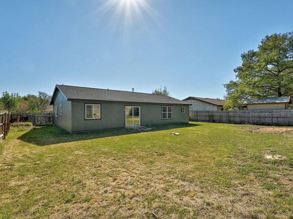 1306 Green Downs DR, Round Rock TX 78664