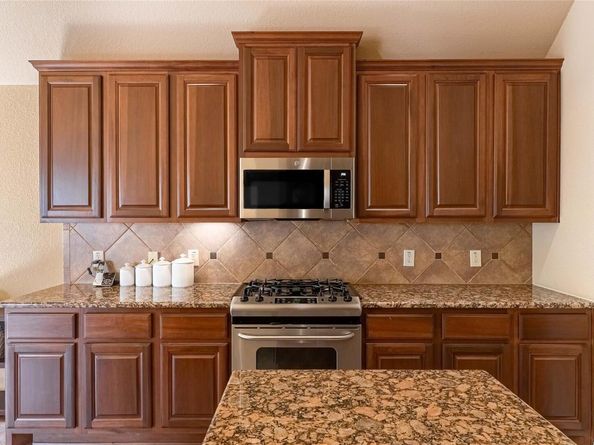 2725 Highland TRL, Leander TX 78641