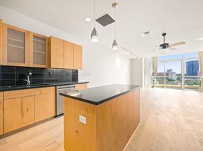 555 E 5th ST 903, Austin TX 78701
