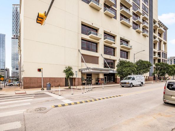 555 E 5th ST 903, Austin TX 78701