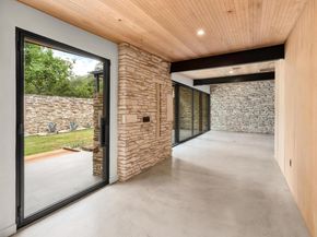 100 Redbud TRL, West Lake Hills TX 78746