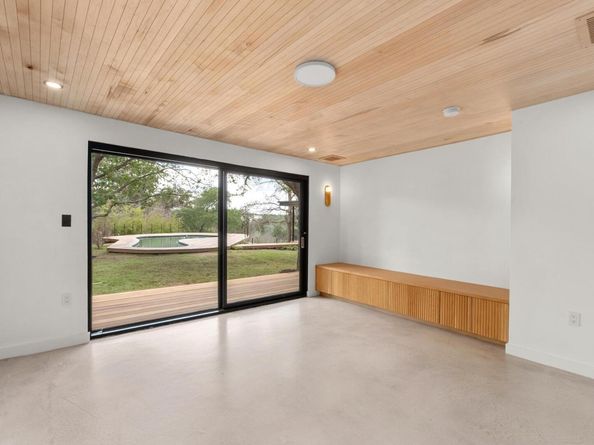 100 Redbud TRL, West Lake Hills TX 78746