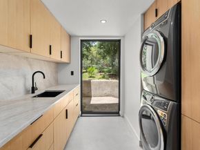 100 Redbud TRL, West Lake Hills TX 78746