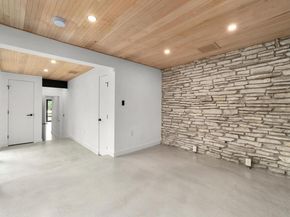 100 Redbud TRL, West Lake Hills TX 78746