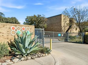 8888 Tallwood DR 2206, Austin TX 78759