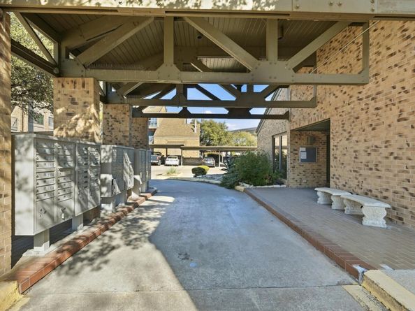 8888 Tallwood DR 2206, Austin TX 78759