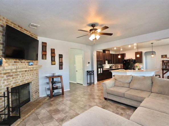 1712 Uhland DR, Leander TX 78641