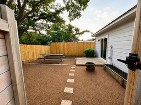 1122 Mansell Ave, Austin TX 78721