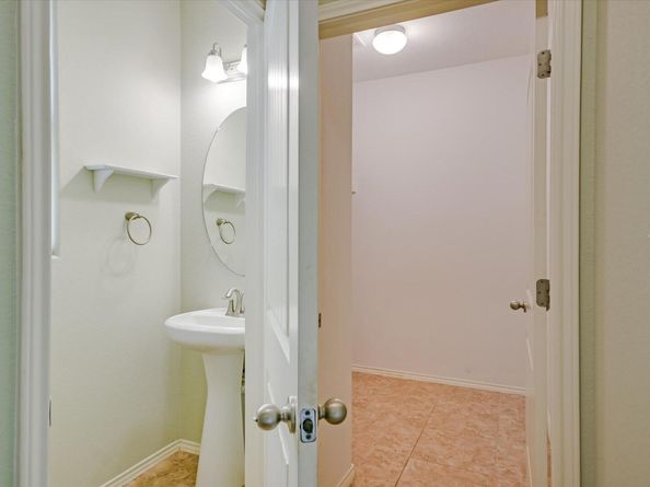 6203 Aviara DR E9, Austin TX 78735