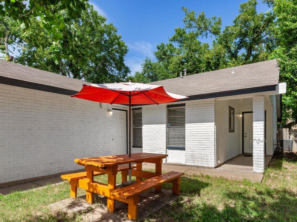 2311 Burleson RD A B, Austin TX 78741