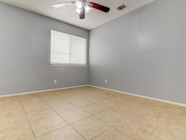 1207 W Rundberg LN, Austin TX 78758