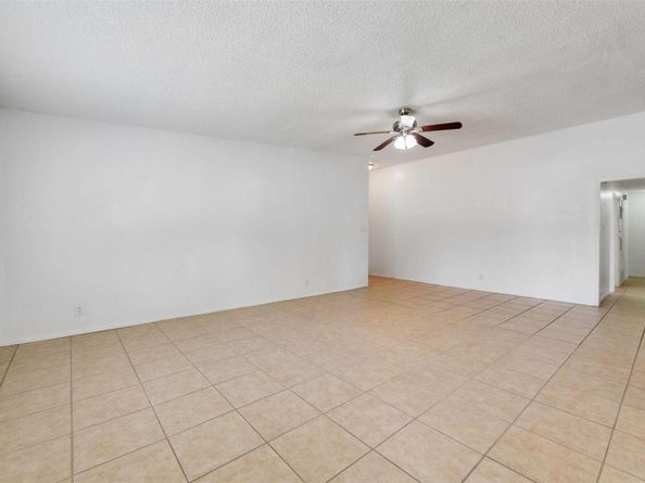 1207 W Rundberg LN, Austin TX 78758