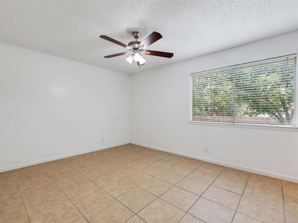 1207 W Rundberg LN, Austin TX 78758