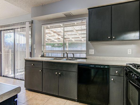 1207 W Rundberg LN, Austin TX 78758