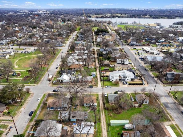 66 Anthony ST, Austin TX 78702