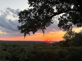 1306 Quaker Ridge DR, Austin TX 78746