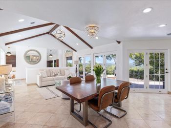 1306 Quaker Ridge DR