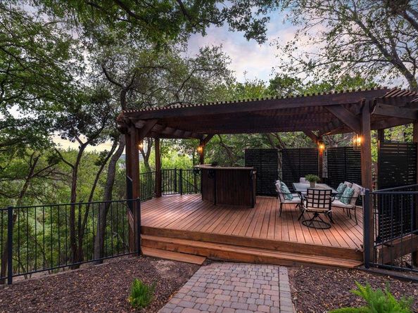 1306 Quaker Ridge DR, Austin TX 78746