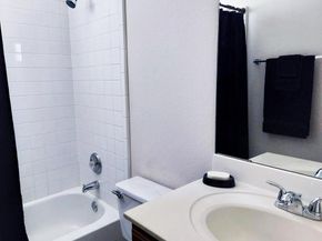 8518 Cahill DR 43, Austin TX 78729