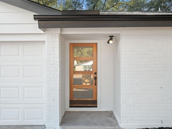 7729 Croftwood DR, Austin TX 78749