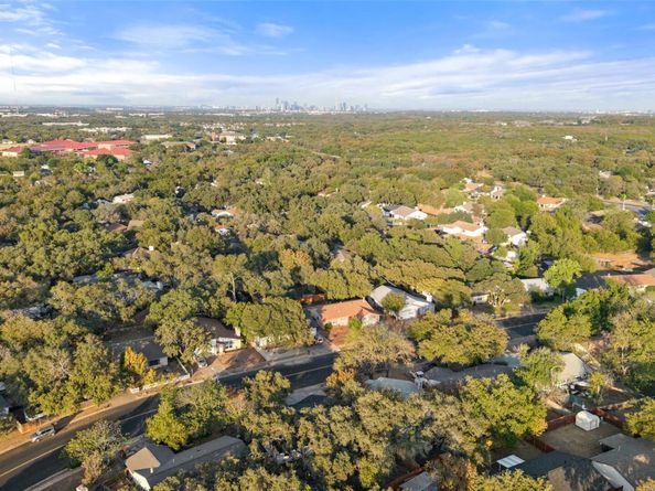 7729 Croftwood DR, Austin TX 78749