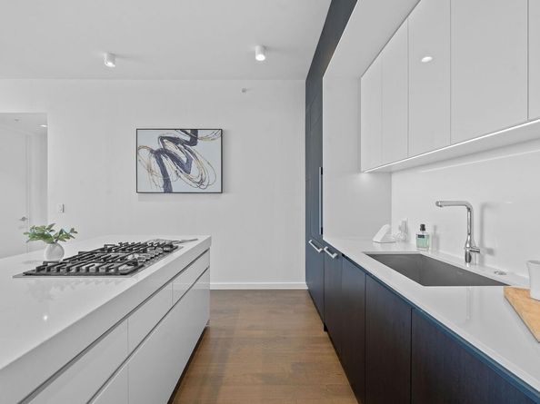 313 W 17th ST 2301, Austin TX 78701