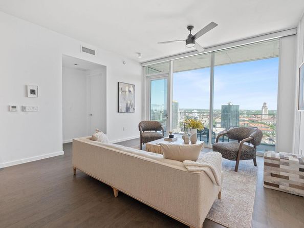 313 W 17th ST 2301, Austin TX 78701