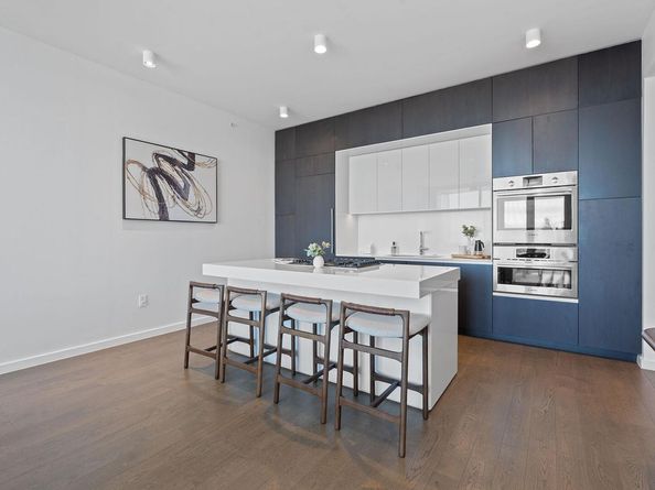 313 W 17th ST 2301, Austin TX 78701