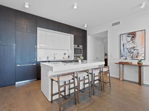 313 W 17th ST 2301, Austin TX 78701