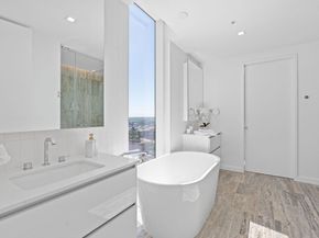 313 W 17th ST 2301, Austin TX 78701