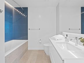 313 W 17th ST 2301, Austin TX 78701