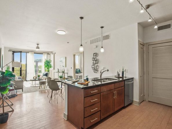 3016 Guadalupe ST 307, Austin TX 78705