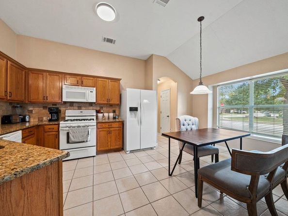 1028 Downridge DR, Leander TX 78641