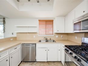 2004 Abbey CIR, Austin TX 78727