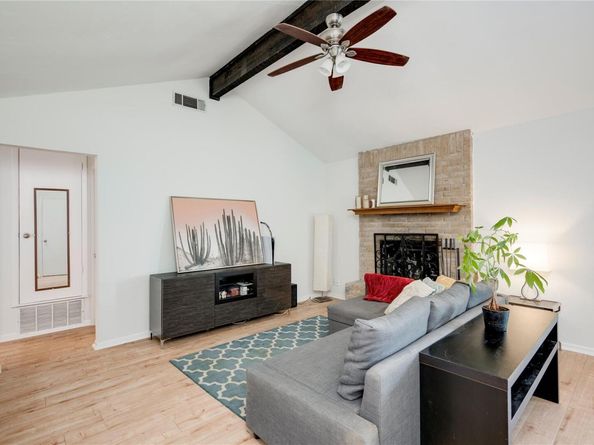 2004 Abbey CIR, Austin TX 78727