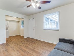 2401 Manor RD 113, Austin TX 78722