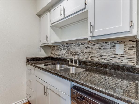 2401 Manor RD 113, Austin TX 78722