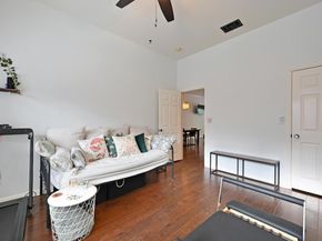5515 Davis LN 32, Austin TX 78749