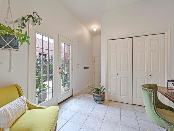 5515 Davis LN 32, Austin TX 78749