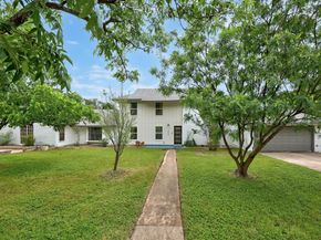 12422 Deer TRAK, Austin TX 78727