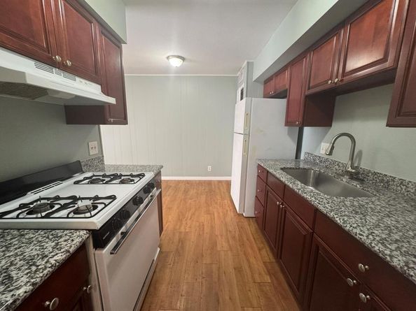 2206 Mission Hill CIR 101104, Austin TX 78741