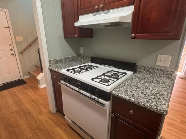 2206 Mission Hill CIR 101104, Austin TX 78741