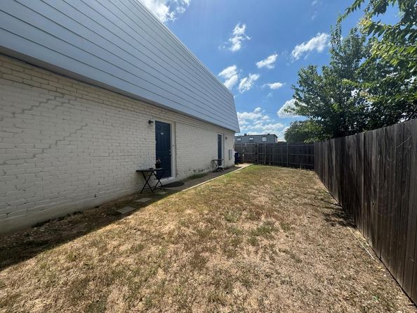 2206 Mission Hill CIR 101104, Austin TX 78741