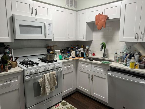 2206 Mission Hill CIR 101104, Austin TX 78741