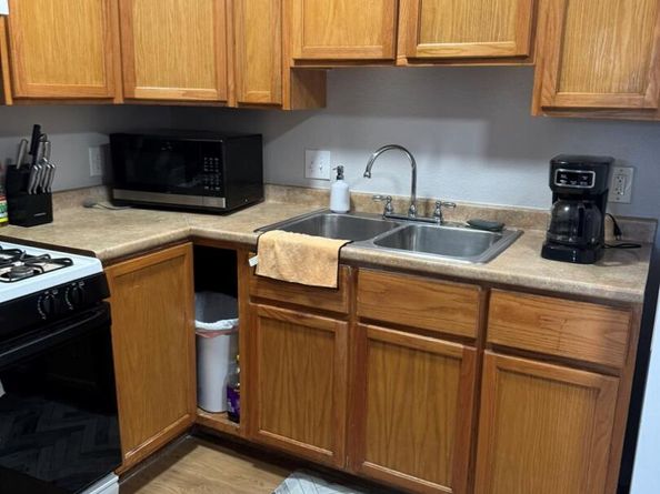 2206 Mission Hill CIR 101104, Austin TX 78741