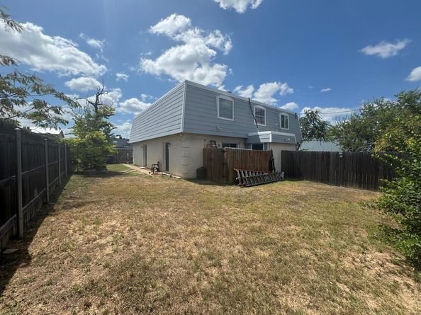 2206 Mission Hill CIR 101104, Austin TX 78741