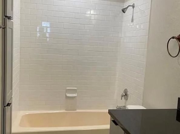 8706 Pineridge DR A, B, Austin TX 78729